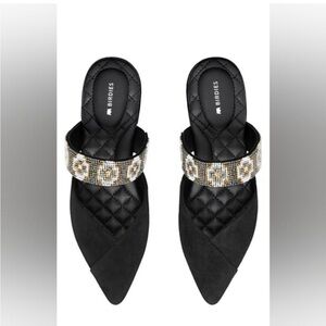 Like New Birdies The Swan, beaded black size 8.5